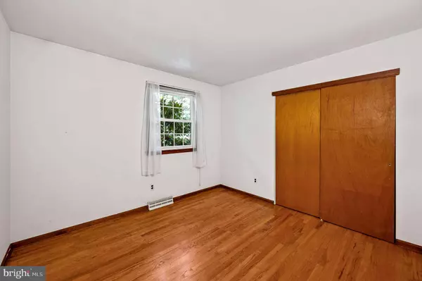 264 ARLINE AVE, Deptford, NJ 08096