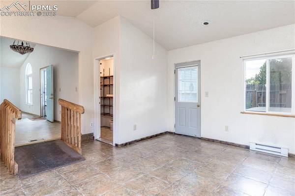 1405 Ride LN, Colorado Springs, CO 80916