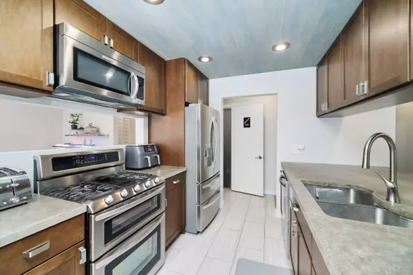 3996 Quainton Road, Norton Shores, MI 49441