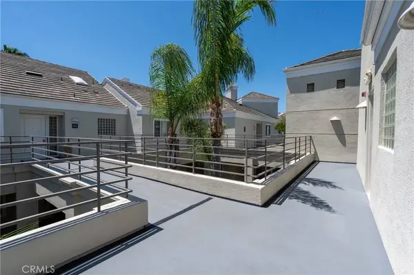 2253 Martin #406, Irvine, CA 92612