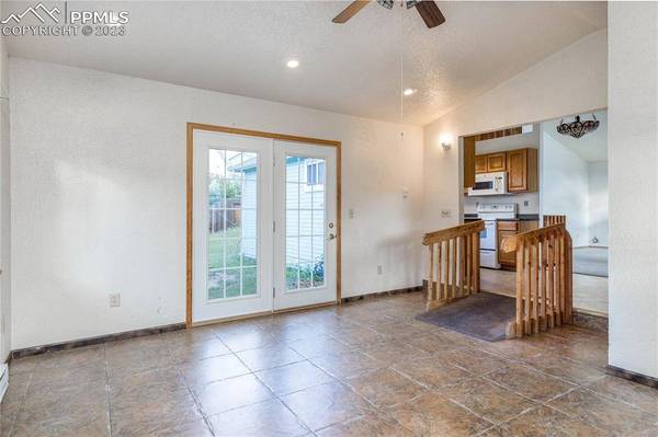 1405 Ride LN, Colorado Springs, CO 80916