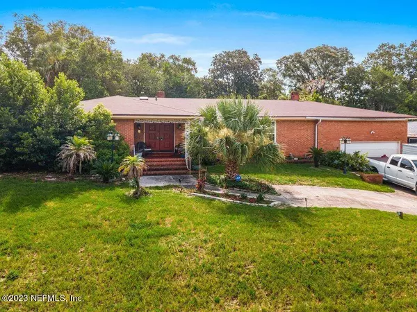 1911 WOODLEIGH DR W, Jacksonville, FL 32211