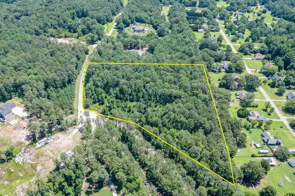 520 Penny LN, Loganville, GA 30052