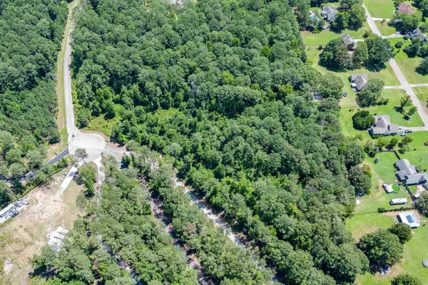 520 Penny LN, Loganville, GA 30052