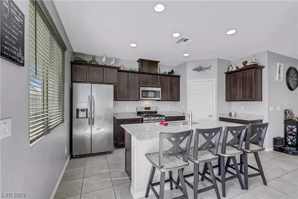 5704 Akula Bay Street, North Las Vegas, NV 89081