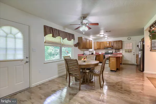 30 LAKEVIEW CT, Wellsville, PA 17365