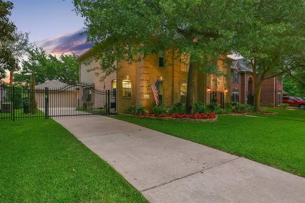 2211 Blue Water Bay DR, Katy, TX 77494