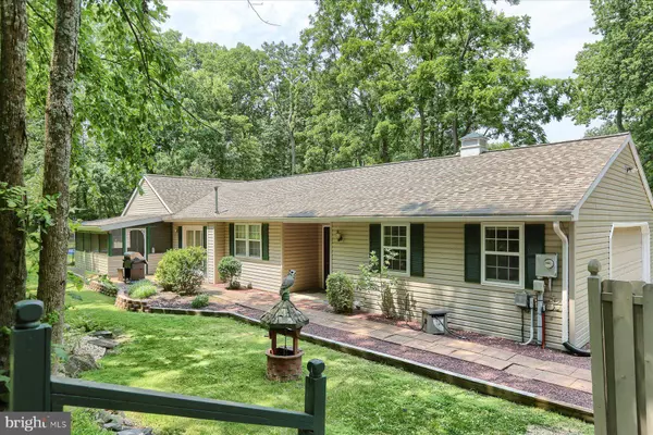 30 LAKEVIEW CT, Wellsville, PA 17365