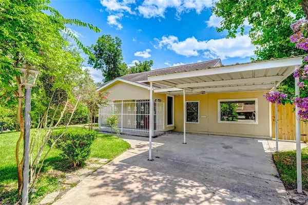 3826 Alsace St, Houston, TX 77021