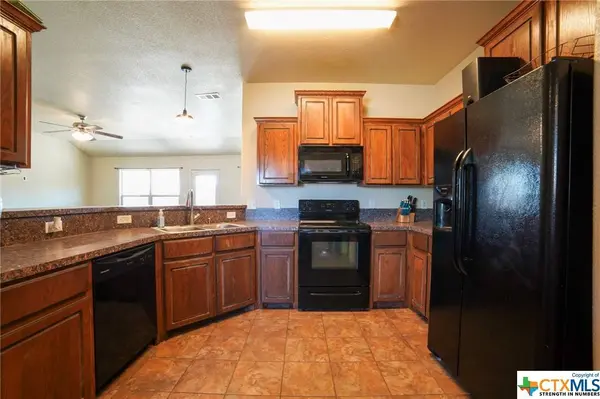 2711 Hector DR, Killeen, TX 76549