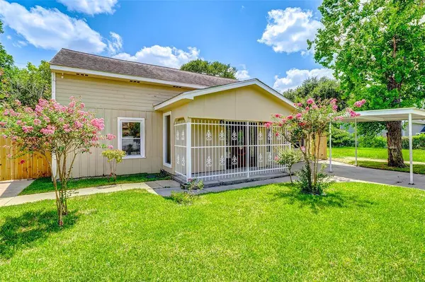 3826 Alsace St, Houston, TX 77021