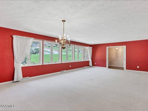 1785 Cordell Hull DR, Morristown, TN 37814