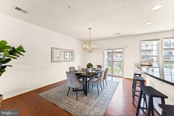 7718 CEDAR BRANCH DR, Gainesville, VA 20155