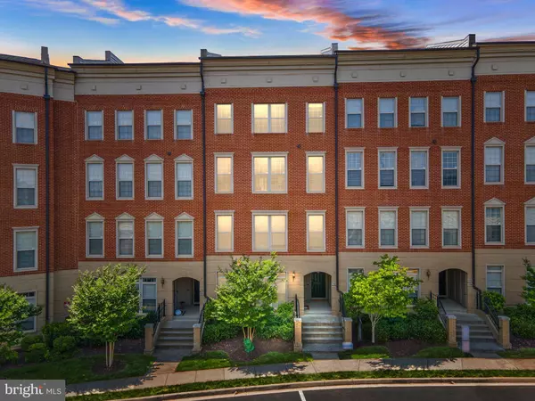 7718 CEDAR BRANCH DR, Gainesville, VA 20155