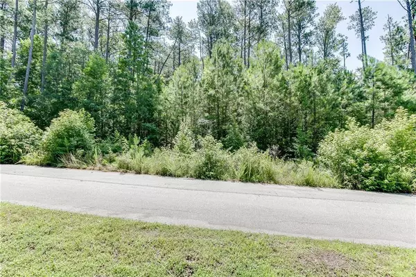 520 Penny LN, Loganville, GA 30052