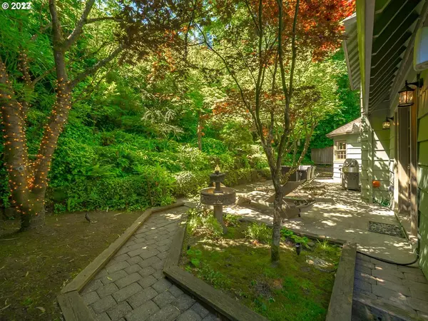 2896 NW WESTOVER RD, Portland, OR 97210