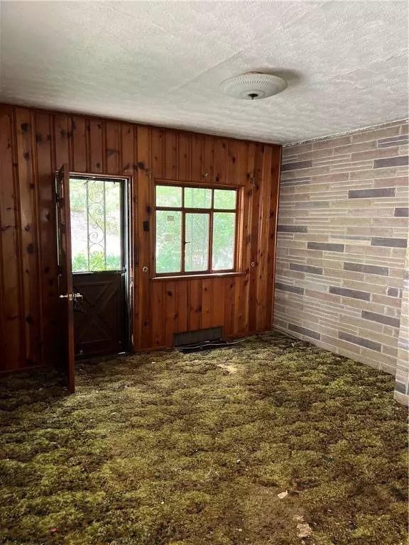 1368 Ravine St, Homestead, PA 15120