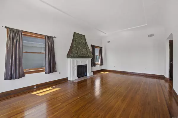 3537 Browning ST, San Diego, CA 92106