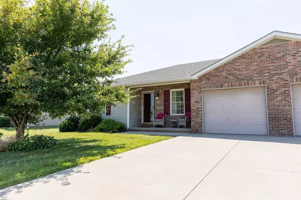 515 S Eighth Avenue, Haubstadt, IN 47639