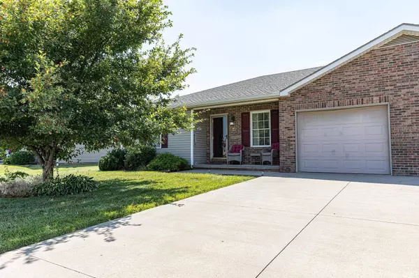 515 S Eighth Avenue, Haubstadt, IN 47639