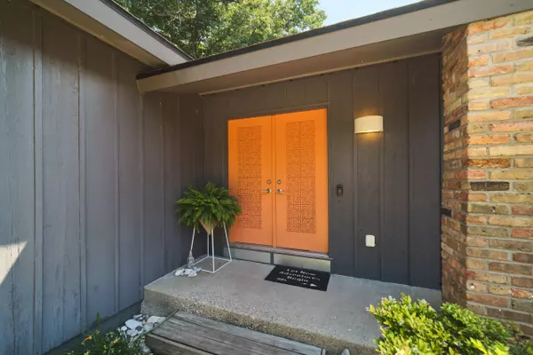 3996 Quainton Road, Norton Shores, MI 49441