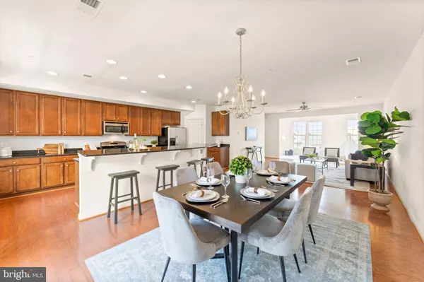 7718 CEDAR BRANCH DR, Gainesville, VA 20155