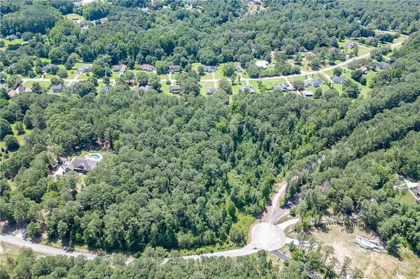 520 Penny LN, Loganville, GA 30052