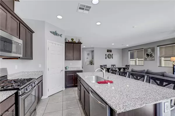 5704 Akula Bay Street, North Las Vegas, NV 89081