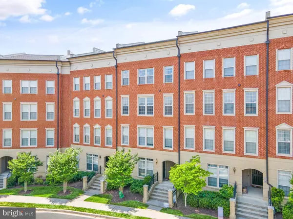 7718 CEDAR BRANCH DR, Gainesville, VA 20155