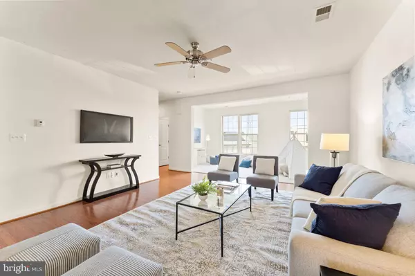 7718 CEDAR BRANCH DR, Gainesville, VA 20155