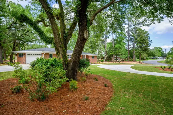 198 Park Lane Lane, Crestview, FL 32536