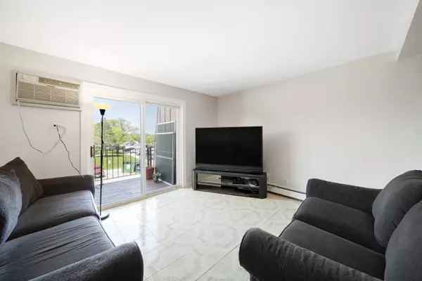 555 Hill Drive #9-308, Hoffman Estates, IL 60169