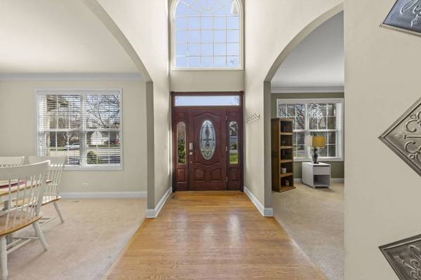 404 Burr Oak DR, Oswego, IL 60543