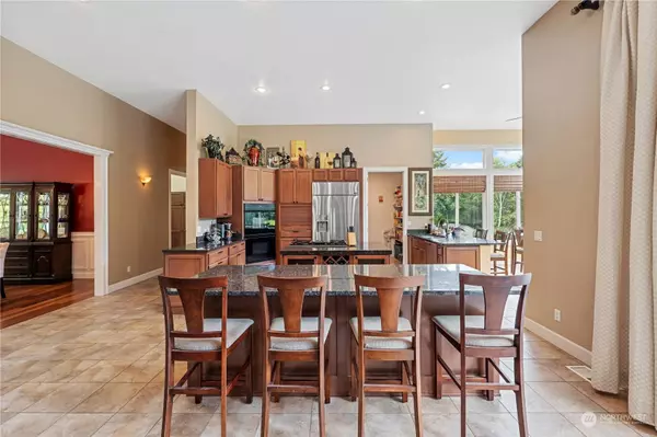 12615 Hallstrom DR NW, Gig Harbor, WA 98332