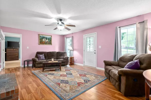 3499 Eastridge Rd, Woodlawn, TN 37191