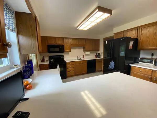 5638 Pleasant View Dr, Miami Twp, OH 45150