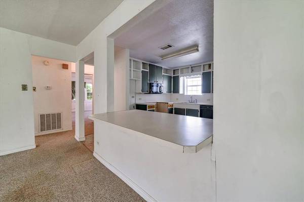 118 Heaton ST, Huntsville, TX 77320