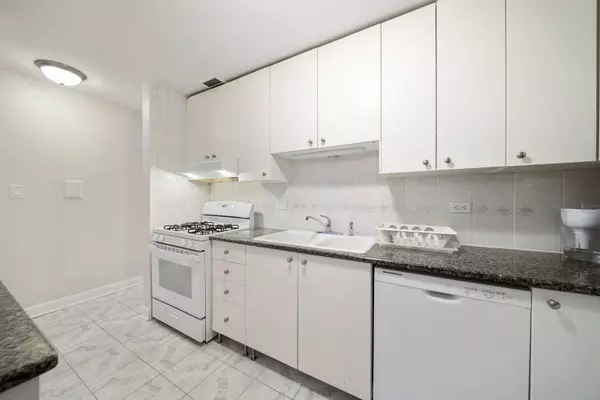 555 Hill Drive #9-308, Hoffman Estates, IL 60169