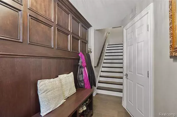 2155 KNOTTY PINE Trail, Howell, MI 48855