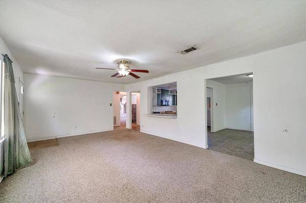 118 Heaton ST, Huntsville, TX 77320