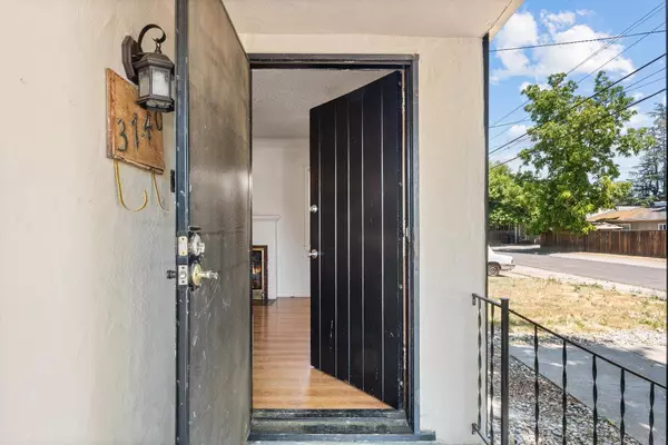 3740 35th ST, Sacramento, CA 95820