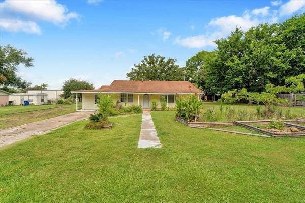 118 Heaton ST, Huntsville, TX 77320