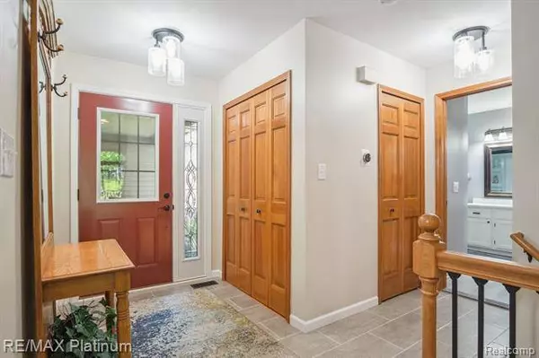 960 ROSEWOOD Court, Brighton, MI 48116