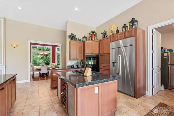 12615 Hallstrom DR NW, Gig Harbor, WA 98332