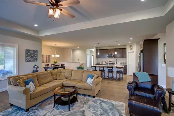 329 Kassander Way, Oregon, WI 53575