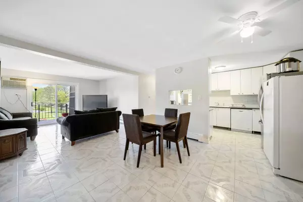 555 Hill Drive #9-308, Hoffman Estates, IL 60169