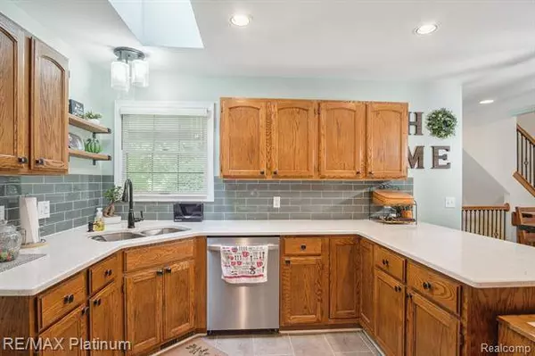 960 ROSEWOOD Court, Brighton, MI 48116