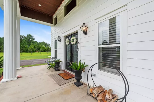 6448 Holloway Road, Baker, FL 32531