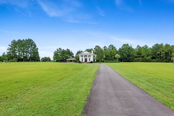 6448 Holloway Road, Baker, FL 32531