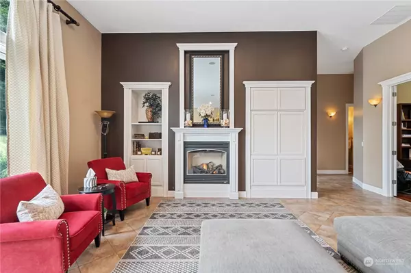 12615 Hallstrom DR NW, Gig Harbor, WA 98332